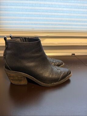 Woman’s Boots